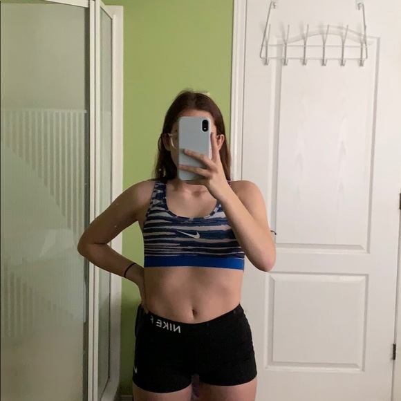 Sports Top - Picture 3 of 3